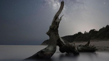 Astrophotography adalah hobi yang kompleks, dan perlu mempertimbangkan banyak faktor, upaya, dan perencanaan untuk mencapai beberapa hasil. Istimewa/Dok. Boredpanda/Mihail Minkov.  