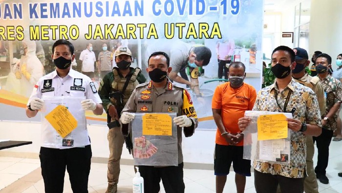 Duh! Dana Bansos bagi Sopir Angkot di Jakut Disunat Oknum Timer