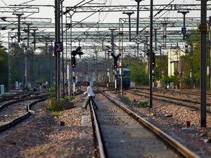 Protes Rekrutmen Militer, Warga India Bakar Kereta Api