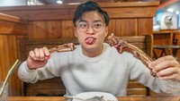 Benar-benar penggemar berat daging, Hansol mampu menghabiskan hidangan daging dalam porsi yang besar. Foto: Instagram @hansoljang110