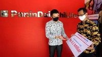 Panin Dai-ichi Life melakukan pembayaran klaim nasabah di Medan Sumatera Utara, sebesar Rp 3,1 miliar. Pembayaran klaim ini merupakan manfaat dari produk Panin New Multilinked dan Panin Tuntas Madani. dok. Panin Dai Ichi Life