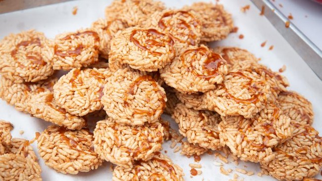 5 Fakta Menarik Rengginang yang Jadi Camilan Favorit Lebaran!