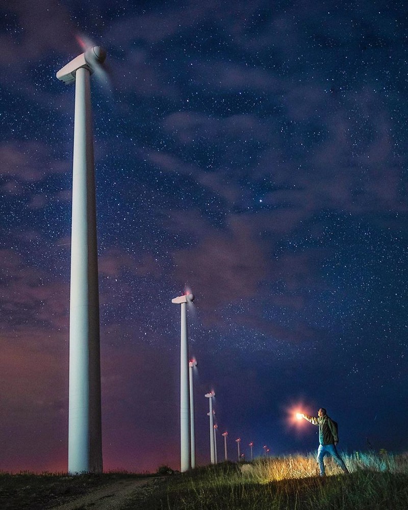 Keindahan Bima Sakti memang tidak bisa dilihat dengan mata telanjang, namun melalui karya-karya berikut ini kita bisa melihat betapa menakjubkannya langit malam