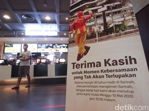 Restoran siap saji McDonald's Sarinah akan tutup permanen. Yuk lihat lagi sudut-sudut penuh cerita di gerai McD pertama di Indonesia ini.