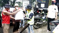 Bank Mandiri menggandeng jaringan Kowastara di Jabodetabek untuk penyediaan 4.000 pake takjil Ramadhan untuk kemudian dibagikan kepada masyarakat terdampak COVID-19 seperti pekerja informal, tunawisma dan para pengguna jalan. dok. Mandiri