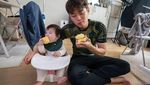 Lihat Lagi Gaya Kulineran Hansol, YouTuber Korea Roemit yang Keren