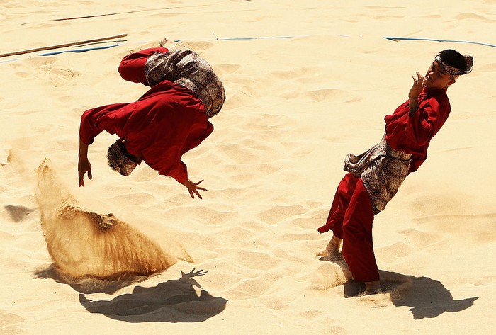 Perjalanan Pencak Silat dalam Sejarah Penyebaran Islam di Indonesia

Pencak Silat telah ditetapkan menjadi warisan dunia oleh UNESCO sebagai warisan budaya tak benda pada Desember 2019 lalu. Rupanya pencak silat juga memiliki peranan penting dalam sejarah penyebaran Islam di Indonesia.