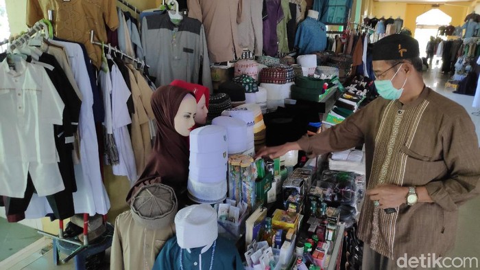 Pedagang busana Muslim di Maros Sulawesi Selatan