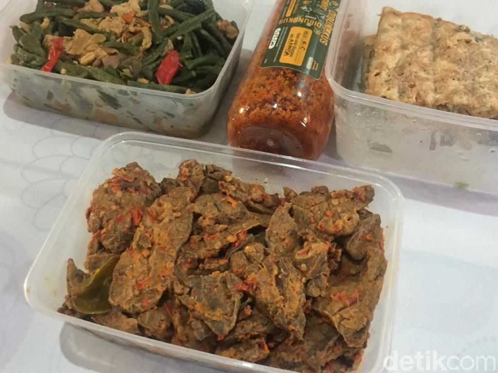 Enak Dibungkus by Chef Renatta Moeloek