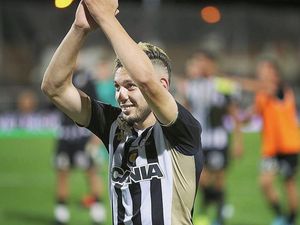 Pesepakbola yang Masturbasi di Depan Umum Minta Maaf