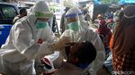 Ratusan Pedagang-Pembeli di Pasar Kebon Kembang Ikut Test Swab