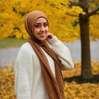 Kontenku kebanyakan hanya diriku di depan kamera. Hanya aku yang berbicara tentang hal-hal random yang terjadi, hanya melakukan hal-hal bodoh bersamaku atau bersiap-siap untuk pergi, ujar Zahra, seperti dikutip dari Times Union.  Foto: dok. Instagram @zahr4