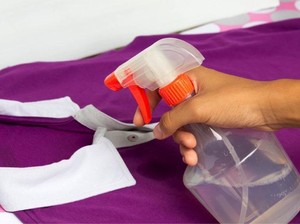 Corona Bisa Menempel di Baju? Bahan Kimia Ini Bisa Membersihkannya