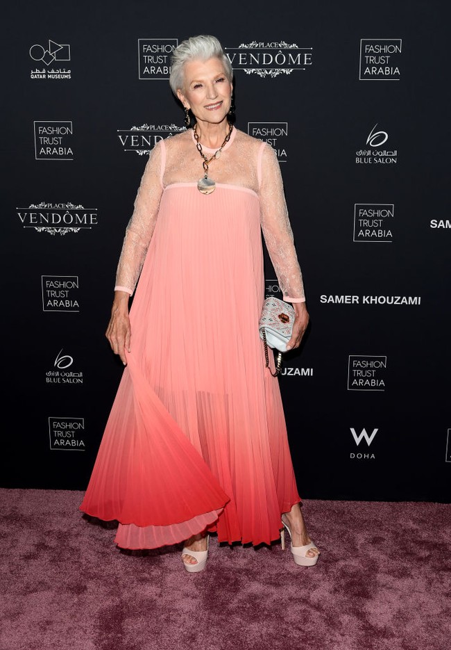 Maye Musk yang memiliki saudari kembar Kaye, terlahir dari orangtua yang memiliki bisnis terapi chiropractic. Kedua orangtuanya menumbuhkan jiwa petualang dalam dirinya. Seperti dikutip dari townandcountrymag, saat Maye berusia empat tahun, kedua orangtuanya membawanya keliling dunia dengan pesawat yang mereka beli. Foto: Getty Images