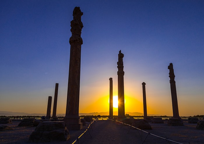 Mengenal Peradaban Islam di Iran Lewat Situs Bersejarah

Sejarah peradaban Islam di Iran sangat terkenal dengan beberapa situs peninggalan warisan dunia dari UNESCO. Apa saja? Kita lihat yuk situs warisan dunia Islam di Iran.