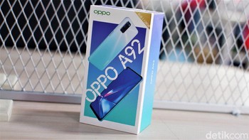 Inilah kotak penjualan Oppo A92. Foto: Adi Fida Rahman/detikINET  