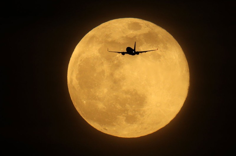 Potret Keindahan Supermoon di Berbagai Penjuru Dunia

Keindahan bulan purnama besar atau Supermoon menjadi fenomena terakhir di tahun 2020. Ini juga terlihat jelas hampir diberbagai belahan dunia. Beginilah foto-fotonya.