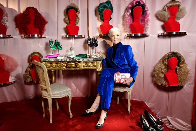 Dikenal sebagai ahli nutrisi, Maye Musk pun menjalani diet sehat dalam kesehariannya yang membuatnya awet muda dan fit di usianya sekarang. Maye mengaku melakukan diet Dash atau diet Mediterranean. Pelaku diet tersebut hanya makan sayur-sayuran, produk diary rendah lemak dan daging tanpa lemak. Foto: Getty Images