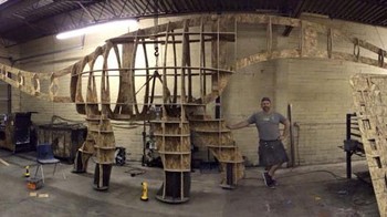 Cosman berbagi panduan langkah demi langkah tentang bagaimana ia membangun taman bermain untuk anak-anak. (Istimewa/Dok. Bored Panda/thecauseman)