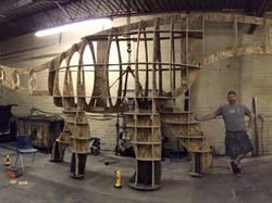 Dinosaurus Jadi Tempat Bermain Selama Isolasi Corona