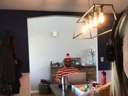 Aksi Kocak Suami Zoom Bombing Istri Saat Meeting