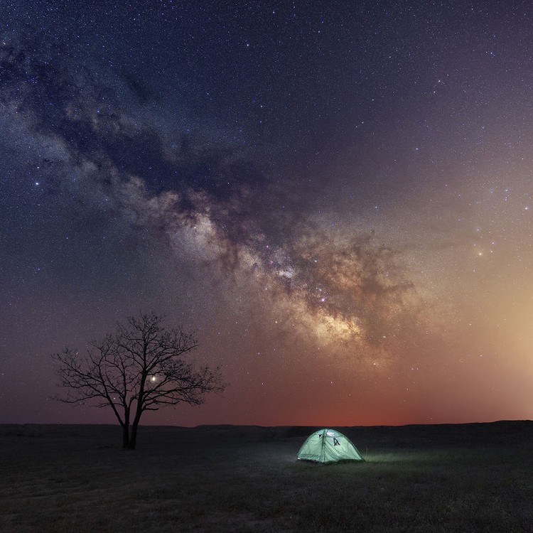 Terpukau Keindahan Rahasia Langit Malam Keindahan Bima Sakti memang tidak bisa dilihat dengan mata telanjang, namun melalui karya-karya berikut ini kita bisa melihat betapa menakjubkannya langit malam