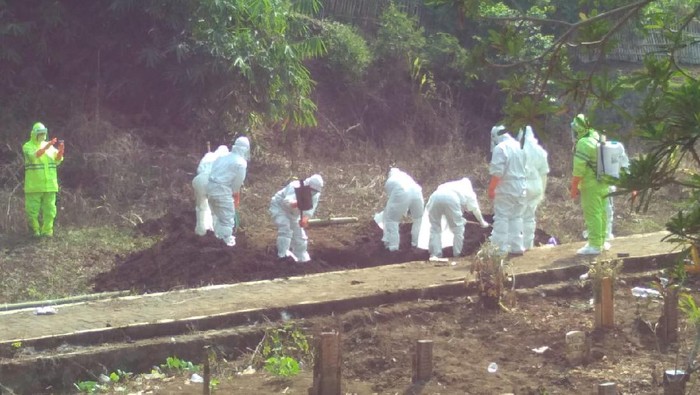 pemakaman pasien positif corona di batu