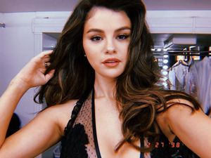 Keren! Selena Gomez Jadi Bintang Program Masak Bareng Chef Ternama