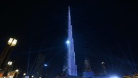 Terjadinya perbedaan waktu buka puasa dikarenakan ketinggian gedung yang hampir sekitar 830 meter. Tom Dulat/Getty Images  