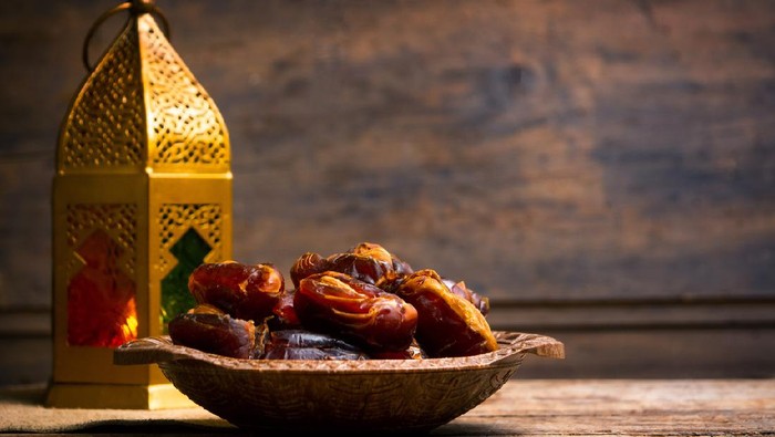 Muslims prayer at home