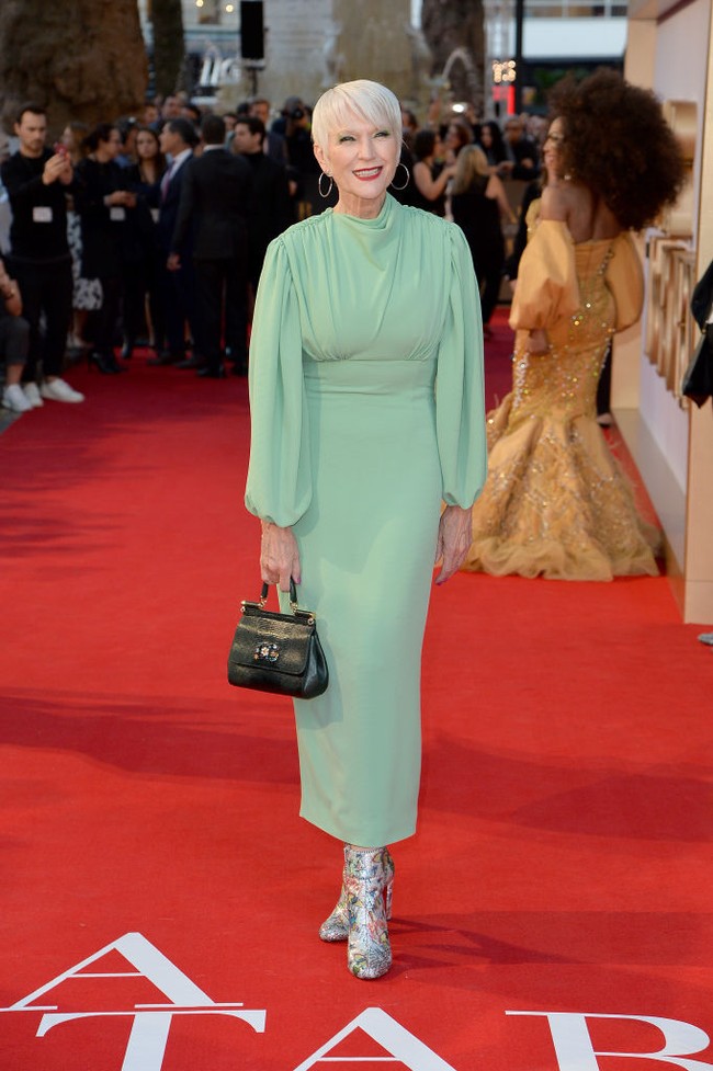 Maye Musk sudah lama dikenal dengan julukan nenek-nenek keren. Bagaimana tidak, di usianya yang sudah lebih dari 70 tahun dia masih tampak bugar, cantik dan bergaya stylish dalam setiap kesempatan. Foto: Getty Images