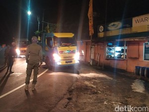 Cegah Pemudik, Perbatasan Puncak Cianjur Dijaga hingga Subuh