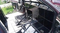 Modifikasi mobil agar terasa seperti di rumah. Untuk bersihkannya juga gampang ini tinggal dipel. Foto: Dok. Brightside.