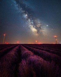 Keindahan Bima Sakti memang tidak bisa dilihat dengan mata telanjang, namun melalui karya-karya berikut ini kita bisa melihat betapa menakjubkannya langit malam