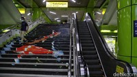 Meskipun seluruh moda transportasi kembali dibuka, pemberlakukan pembatasan dan protokol kesehatan tetap menjadi prioritas.