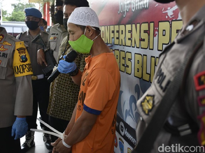 Aksi bejat dilakukan seorang paman di Kabupaten Blitar kepada keponakannya. Bocah 12 tahun itu disetubuhi dalam kondisi tidur pulas.