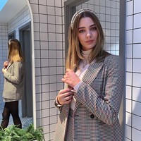 Selama pandemi Corona, Harriet memutuskan untuk meninggalkan dunia modeling untuk fokus membantu para lansia terhindar dari virus Corona. Foto: Instagram @harriettrosee1