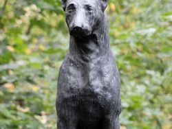 Patung-patung Ini Penghormatan untuk Hewan Percobaan Sains