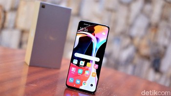 Mi 10 dibenamkan LiquidCooling yang telah ditingkatkan 251% dari pendahulunya. Menjanjikan penurunan panas hingga 10,5 derajat Celcius. Foto: Adi Fida Rahman/detikINET