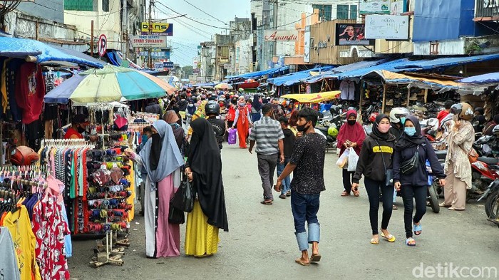 PSBB Berasa Car Free Day di Sukabumi Pemkot Sukabumi berencana menutup akses menuju kawasan pertokoan di Jalan Ahmad Yani berdasarkan hasil evaluasi PSBB yang sudah berlangsung selama 3 hari.