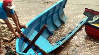 Dalam satu pekan ini, situasi gelombang di perairan laut selatan memang sedang tidak bersahabat. Nelayan memilih untuk tidak melaut karena kondisi tersebut.