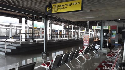 Potret Lengangnya Stasiun Balapan Solo