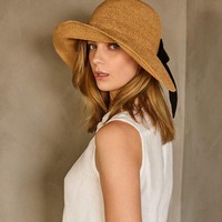 Dalam postingan itu, wanita asal Inggris tersebut juga mengirim cinta untuk perawat-perawat lainnya yang sedang melakukan tugas hebat. Ia pun mengingatkan para follower untuk tetap di rumah, mencuci tangan, dan berpikiran positif agar terhindar dari virus Corona.Foto: Instagram @harriettrosee1