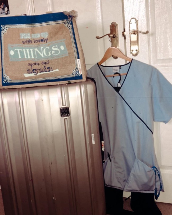 Dalam unggahan Instagram-nya beberapa waktu lalu, Harriet kerap membagikan kesibukan barunya yang jauh dari kerlap kerlip dunia modeling. Kini Harriet bekerja di sebuah panti yang merawat orang-orang tua.Foto: Instagram @harriettrosee1