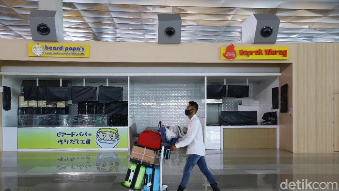 Sejumlah fasilitas di Bandara Seotta seperti ritel dan restoran masih belum dibuka. Berikut foto-foto terkininya.