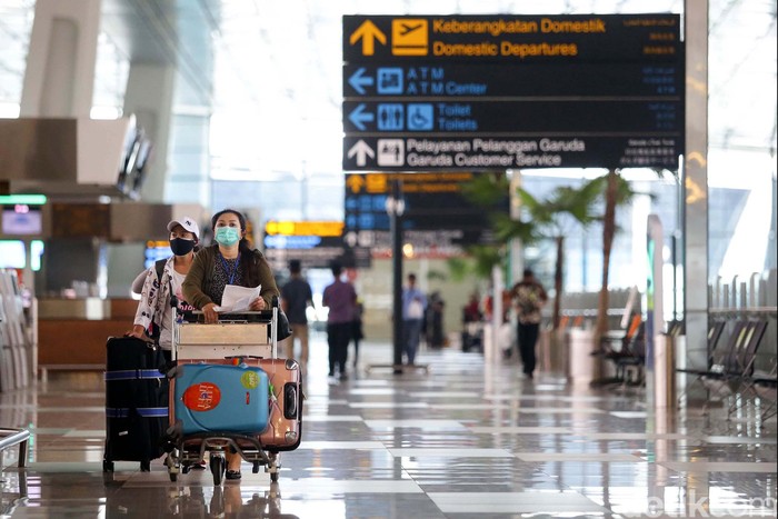 Akses moda transportasi kembali dibuka oleh Kemenhub usai ditutup. Namun, sejumlah terminal hingga bandara terlihat masih sepi di berbagai wilayah.