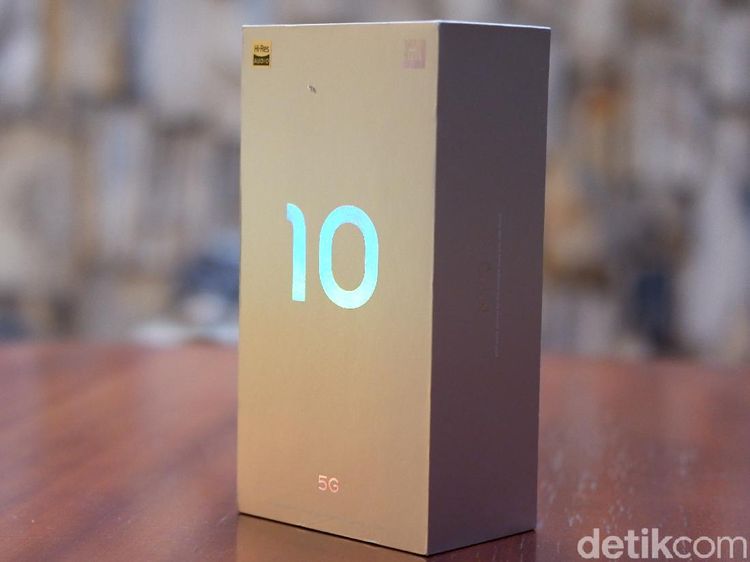 Unboxing Mi 10, Ponsel Xiaomi Termahal di Indonesia