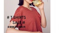Masih dalam rangkaian pemotretan, aura Kim Tae Ri terpancar banget ya. Padahal posenya seperti hendak minum air saja lho! Foto: Instagram kimtaeri_1
