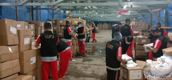 Melalui CT ARSA, Trans Retail-Transmedia Donasi ke RS dan Puskesmas