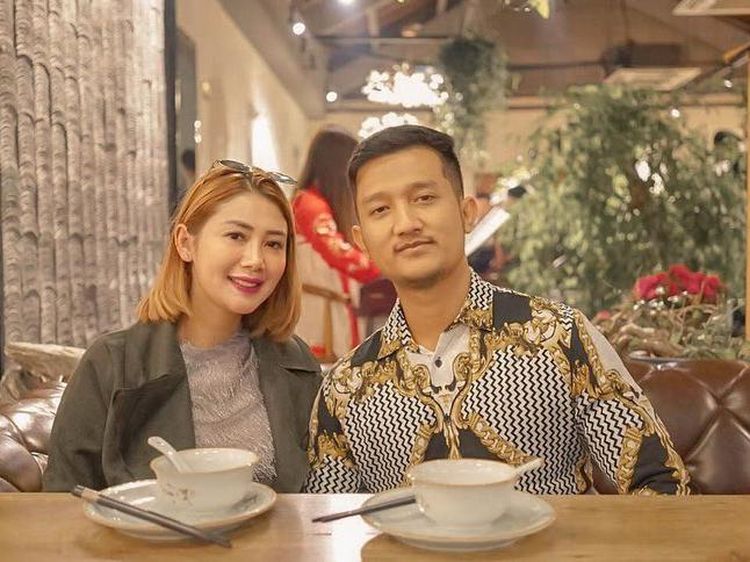 Intip Serunya Kulineran Crazy Rich Surabaya yang Bagi Sembako Isi Uang